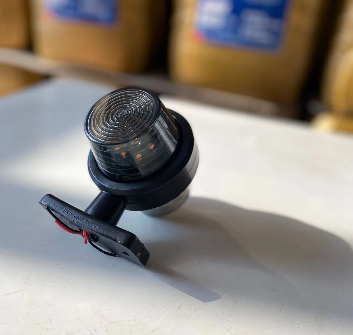 18 Ledli Maksi Takoz Lamba Füme Camlı (2 Adet)