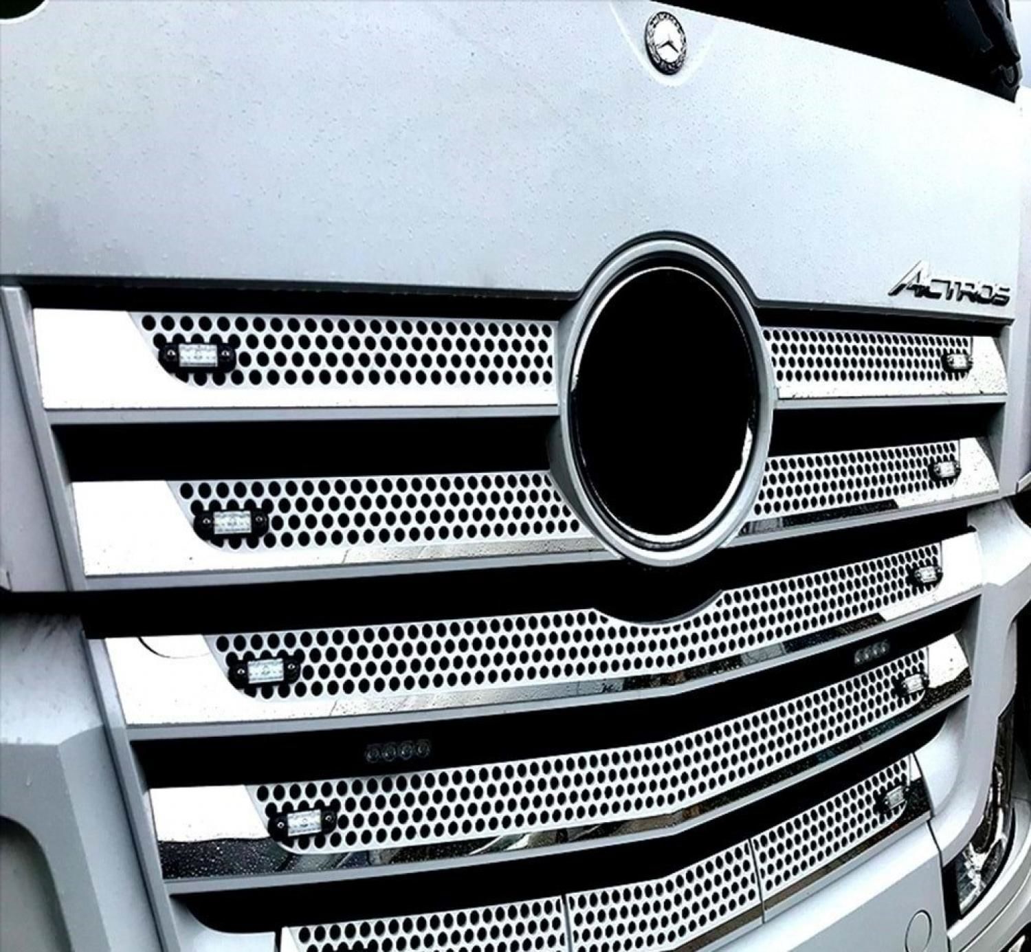 Mercedes Actros MP4 Panjur Kromu 8 Parça