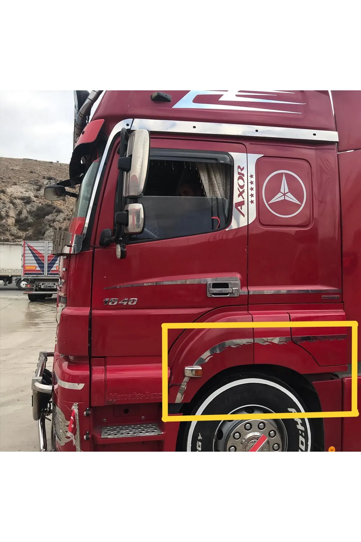 Mercedes Axor Çamurluk Alev Çıtası