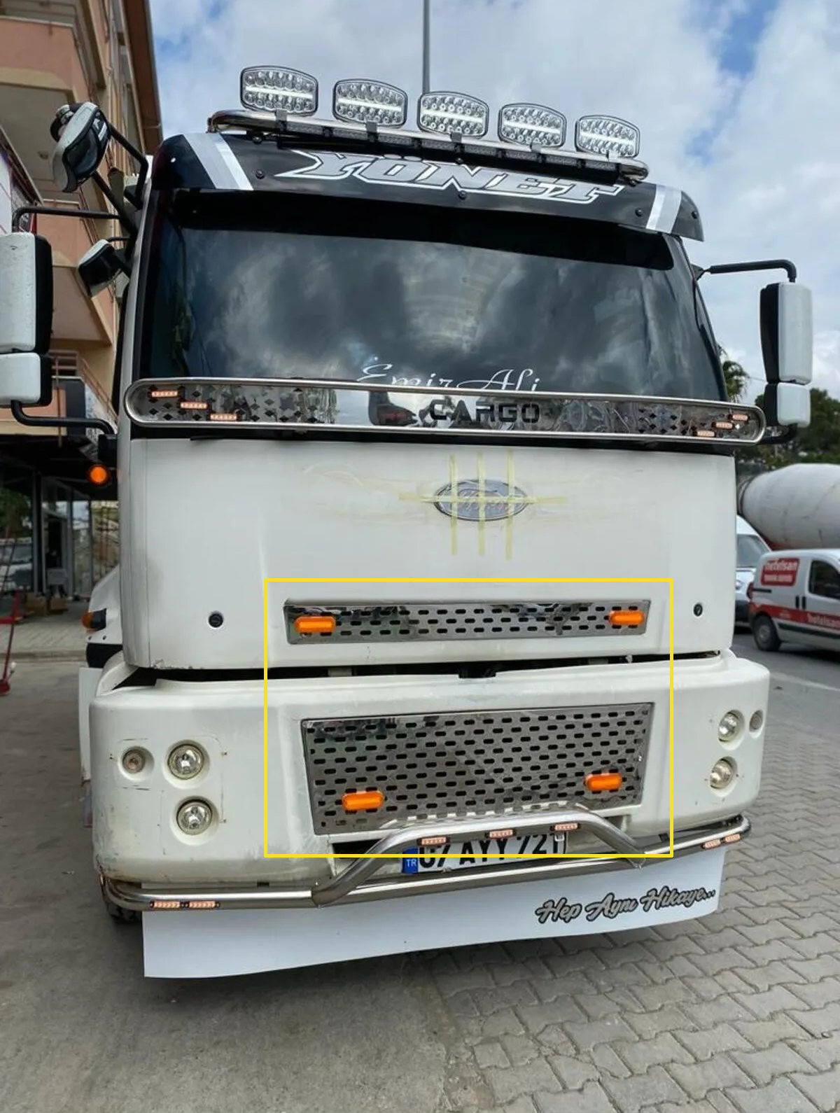 Ford Cargo Panjur Kromu Delikli Model Alt + Üst